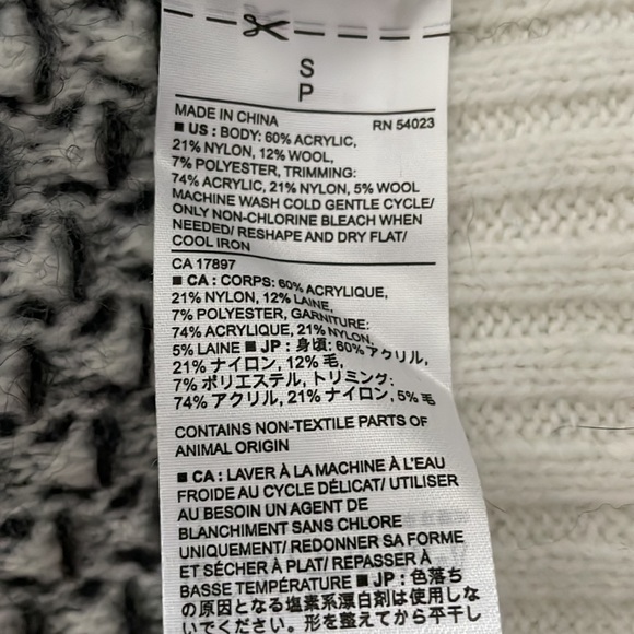 Gorgeous Banana Republic gray and cream sweater.  Size small worn once. - Picture 4 of 5